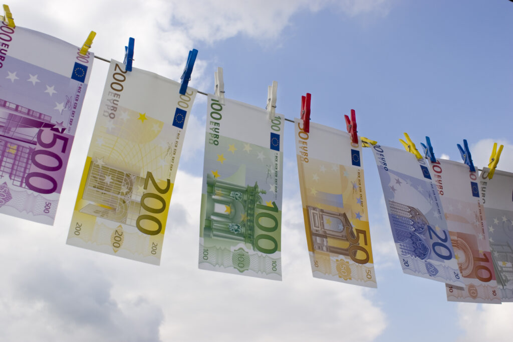 Geldwäsche und Terrorismusfinanzierung